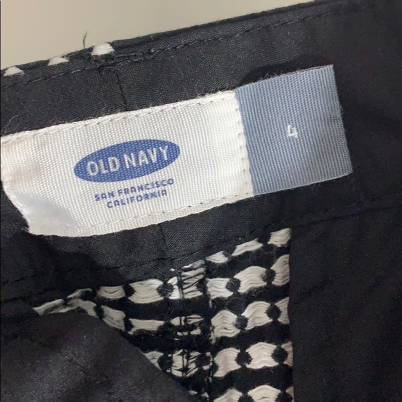 Old Navy Black & White casual short Polka dot shorts 4 black white - Picture 5 of 6